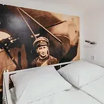 Хостел Franz Ferdinand *