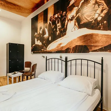 Franz Ferdinand Hostel *