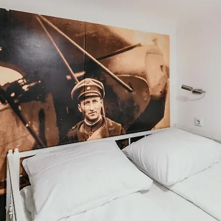 Hostel Franz Ferdinand *