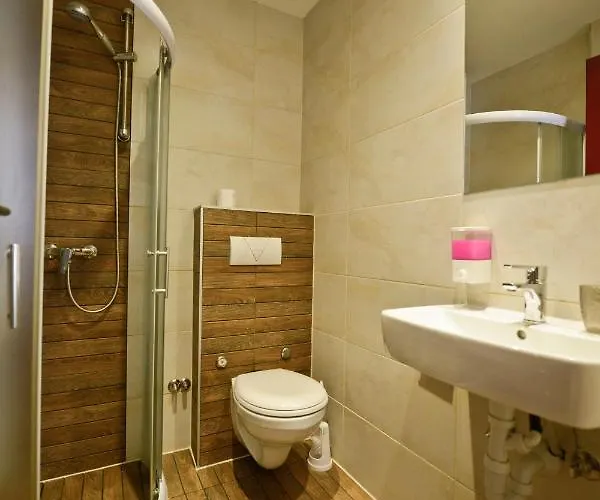 Hostel Franz Ferdinand *